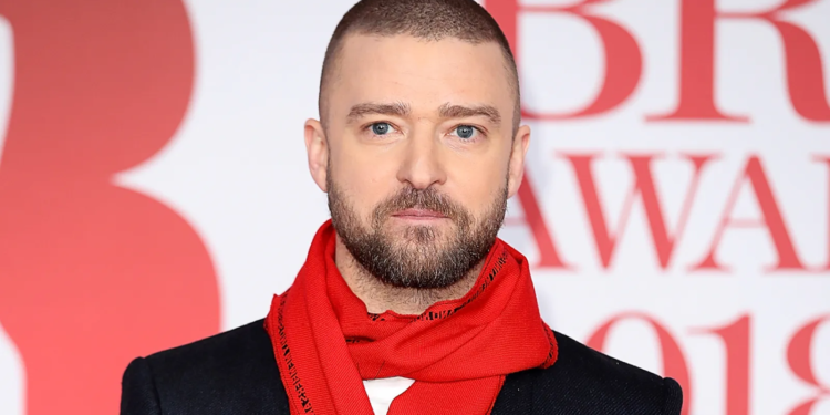 According to a US media report, a police officer who stopped Justin Timberlake before his arrest for suspected drunk-driving did not recognize the celebrity.