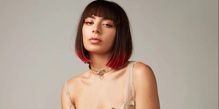 Charli XCX warns fans to stop chanting about Taylor Swift