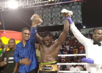 Boxing: Seth Gyima AKA Freezy Mcbones knocks out Labaran in 4th round to continue his undefeated run