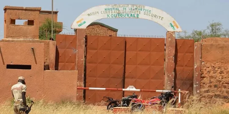 Prisoners escape from Niger jail that holds jihadists