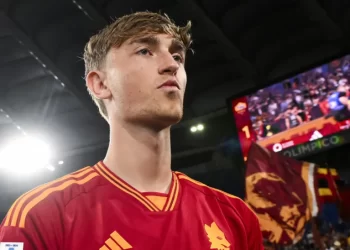 Bournemouth agree deal for Juventus defender Huijsen