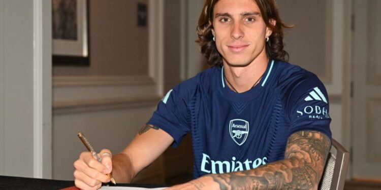 Calafiori 'ready to pack bags' after first Arsenal talk