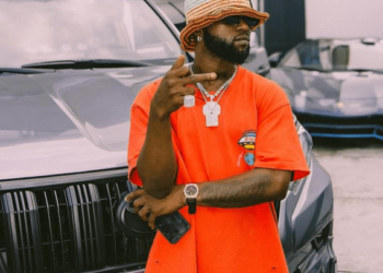 Davido gifts his longtime friend Deekay DMW a car