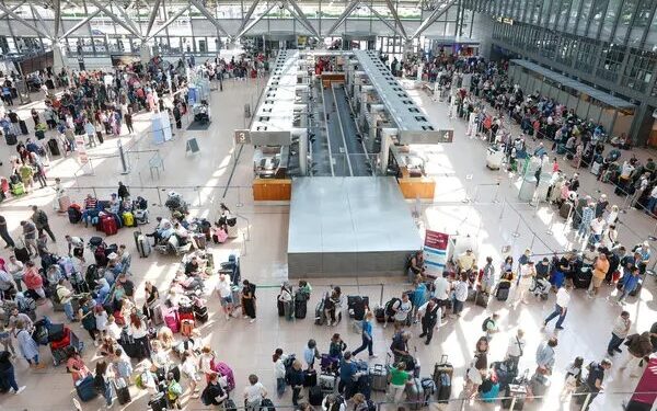 A mass IT outage has disrupted services at global institutions, including major banks, media outlets, and airlines. Many airlines have grounded flights worldwide, causing widespread delays.