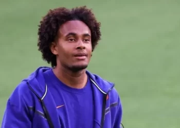 Man Utd close to £33.7m deal for striker Zirkzee