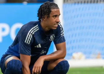 Man Utd defender Yoro on crutches with foot injury