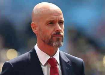 Ten Hag signs new Manchester United deal until 2026