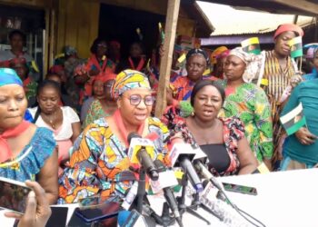 A/R: Market women at Racecourse threatens to vote out NPP if...