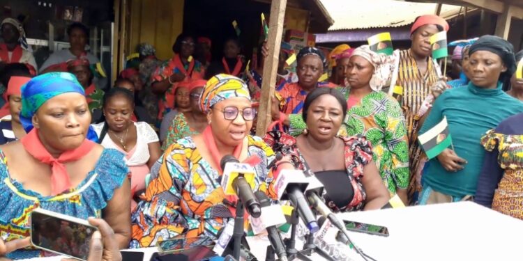 A/R: Market women at Racecourse threatens to vote out NPP if...