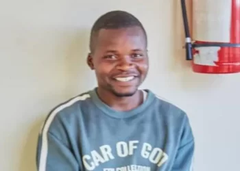 Tanzanian artist who burnt president's picture freed