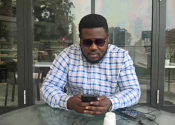 After King Paluta's "Makoma" went viral, entertainment pundit, Kweku Ose Koranteng Asiedu (KOKA) described the singer's voice as useless and nonsense and this did not go well with entertainment connoisseur, Edem Mensah-Tsotsorme.