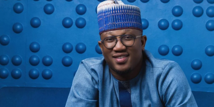 Entrepreneur and National Democratic Congress (NDC) parliamentary candidate for Okaikoi Central, Baba Sadiq, has urged stakeholders in the entertainment industry to refrain from criticizing Deputy Minister Mark Okraku-Mantey for unmet expectations.