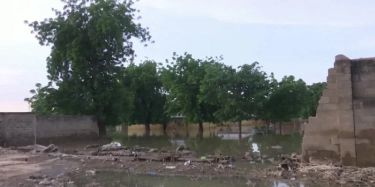 Prisoners flee after Nigeria floods damage jail