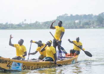 The 2024 ATL FM Oguaa Fetu Afahye Regatta, held yesterday at the Cape Coast Community Garden, drew a massive crowd, including traditional rulers, residents, and visitors who gathered to support their favorite Asafo teams.