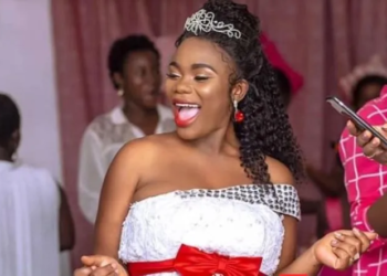 Former Ghana’s Most Beautiful pageant Sally Akua Amoakowaa, popularly known as Akua GMB has expressed her regret about getting married at a young age.