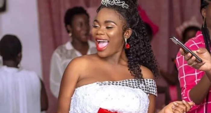 Former Ghana’s Most Beautiful pageant Sally Akua Amoakowaa, popularly known as Akua GMB has expressed her regret about getting married at a young age.