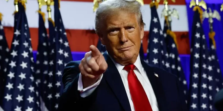Trump Declares Victory in US Election as Florida Crowd Cheers