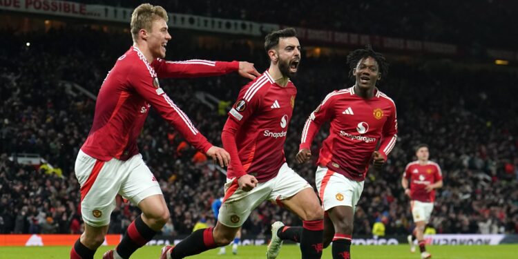 Fernandes Rescues Man Utd