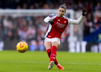 Arsenal's Catley Refuses to Give Up