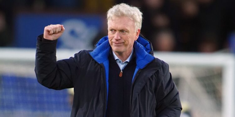 Moyes Determined to Close Liverpool Gap