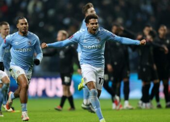 Lampard Heaps Praise on Aussie Youngster