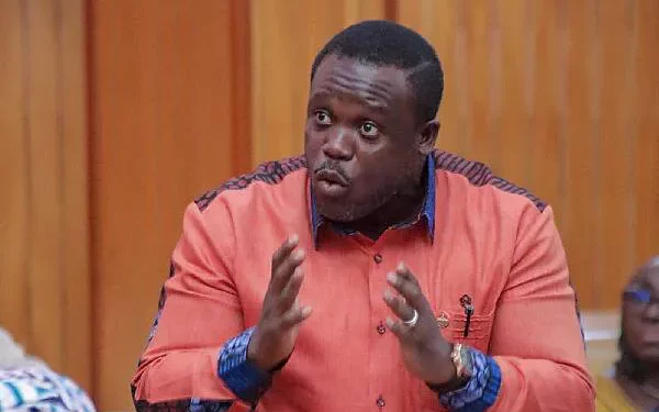 communication-minister-shuts-gumah-fm-cracks-down-on-unlicensed-stations