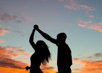 How can falling in love affect your brain?