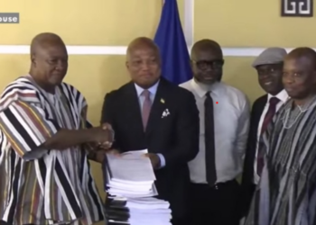 ORAL Committee Presents Its Report to President Mahama