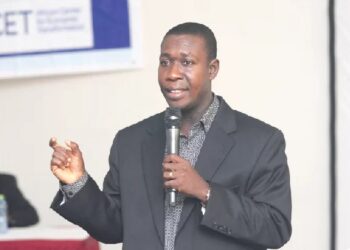 Labor Economist Professor William Baah Boateng has urged private-sector workers to use the recent 10% increase in the minimum wage for public sector workers as a benchmark for negotiating better conditions of service.