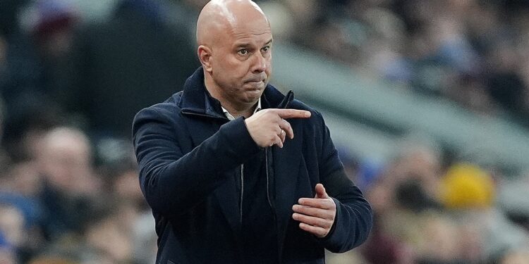 Slot's Advice to Liverpool