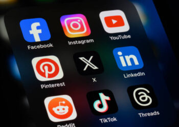Five strategies to overcome an addiction to social media