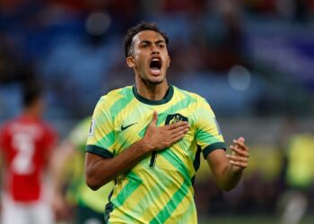 England Cruise in World Cup Qualifier