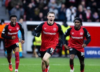 Manchester United Consider Cut-Price Deal