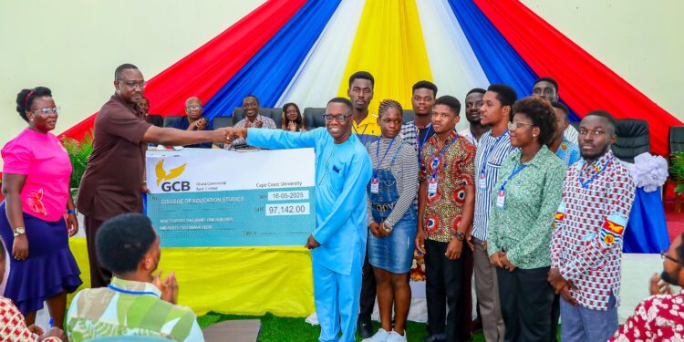 The University of Cape Coast has extended financial assistance to academically outstanding yet financially disadvantaged students through its Students’ Financial Support Office (StuFSO).