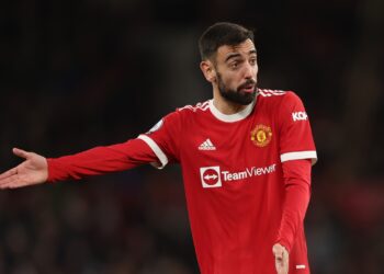 Premier League Legend Defends Controversial Captaincy Pick