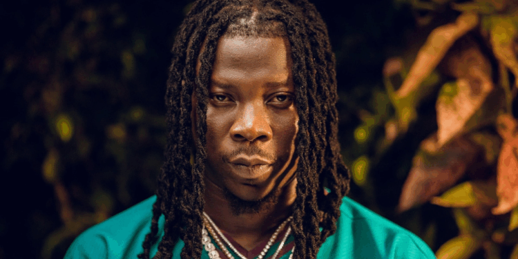 Ghanaian music sensation Stonebwoy congratulates and extends a warm welcome to King Promise for clinching the prestigious Artiste of the Year award at the 2025 Telecel Ghana Music Awards and joining the table of winners.