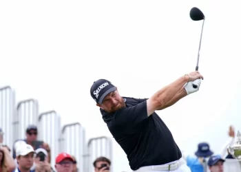 Ryan Fox capitalizes on Lowry's fade to win Canadian Open