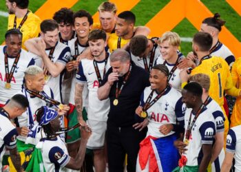 Tottenham star issues stern warning to teammates over disrespectful Postecoglou sacking rumors.