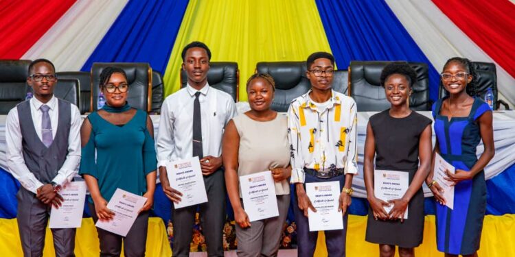 Faculty of Social Sciences recognizes 122 students for academic excellence