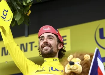 Ben pauses to enjoy his current top position in the peloton