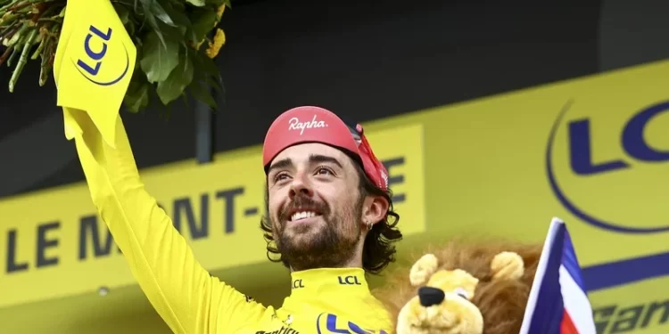 Ben pauses to enjoy his current top position in the peloton