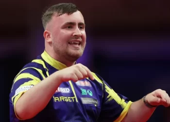 Luke Littler stays alive in World Matchplay with tough win