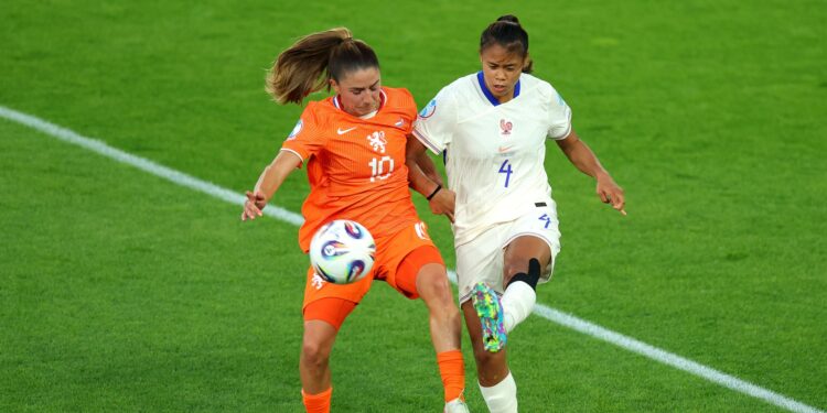 France overcome Netherlands scare with 6-minute spree