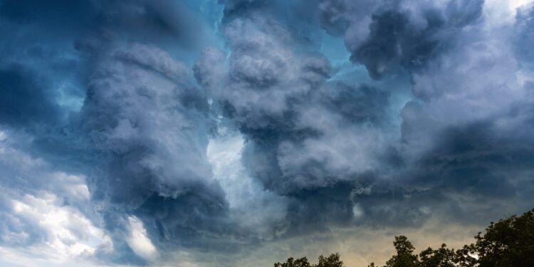 The Ghana Meteorological Agency (GMet) has forecast mostly cloudy weather conditions throughout July and August, with moderate to heavy rainfall expected along the coast, inland regions, and mountainous areas.