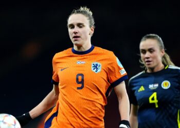 Friendship takes a backseat as Dutch star warns England teammate