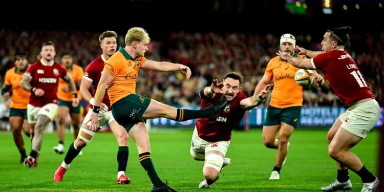 Schmidt welcomes Alaalatoa and Lynagh back for Pumas clashes