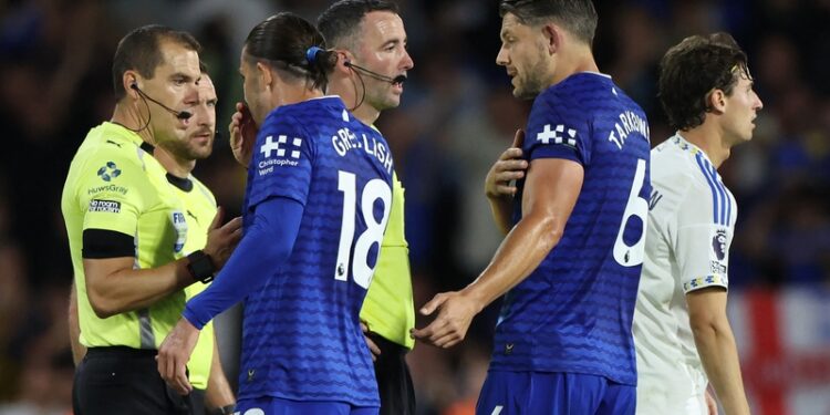 Moyes Blasts Ref's Decision After Everton's Penalty at Leeds