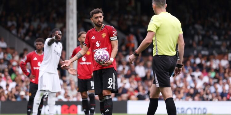 Bruno Fernandes upset after no apology from referee Kavanagh