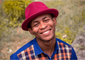 Nigerian media personality Toke Makinwa recently announced that she is expecting her first child, a revelation that has sparked both celebration and debate online. While many of her fans and colleagues showered her with congratulatory messages, her announcement has also drawn criticism from life coach and social commentator Solomon Buchi, who expressed discomfort with the way Makinwa framed her news around her faith.