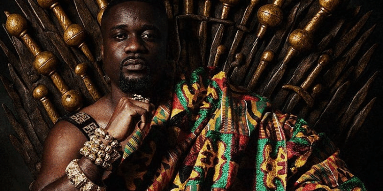 Rapperholic Homecoming went down last Saturday in dramatic, unforgettable fashion. From the first light of dawn, fans in Rapperholic T-shirts poured into Kumasi, all buzzing with anticipation.